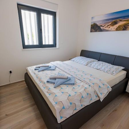 Three-Bedroom Premium Holiday Home Atmosfera With Private Pool&Sauna Vodice Eksteriør bilde