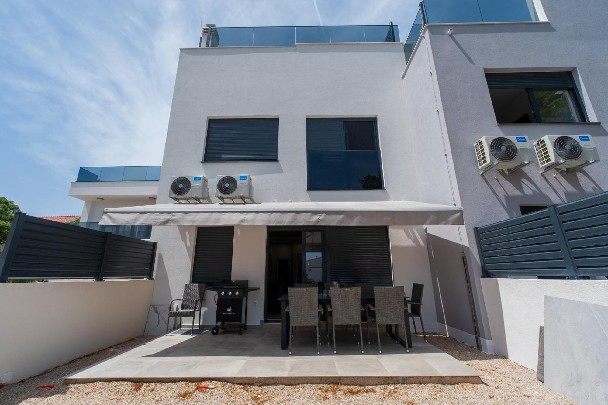 Three-Bedroom Premium Holiday Home Atmosfera With Private Pool&Sauna Vodice Eksteriør bilde
